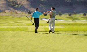 Điều gì khiến người thành công mê golf
