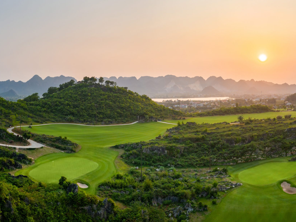 đặt sân Royal golf course 