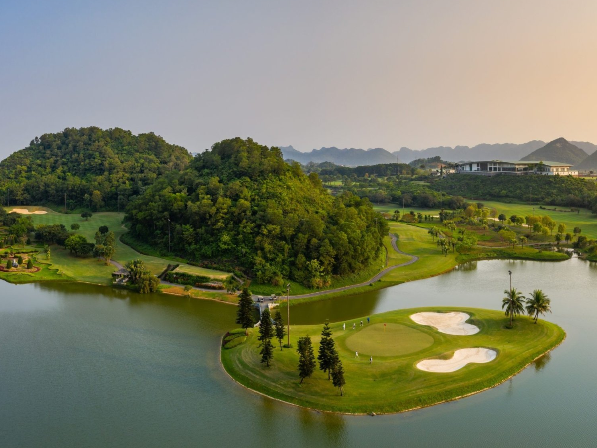 đặt sân Royal golf course 
