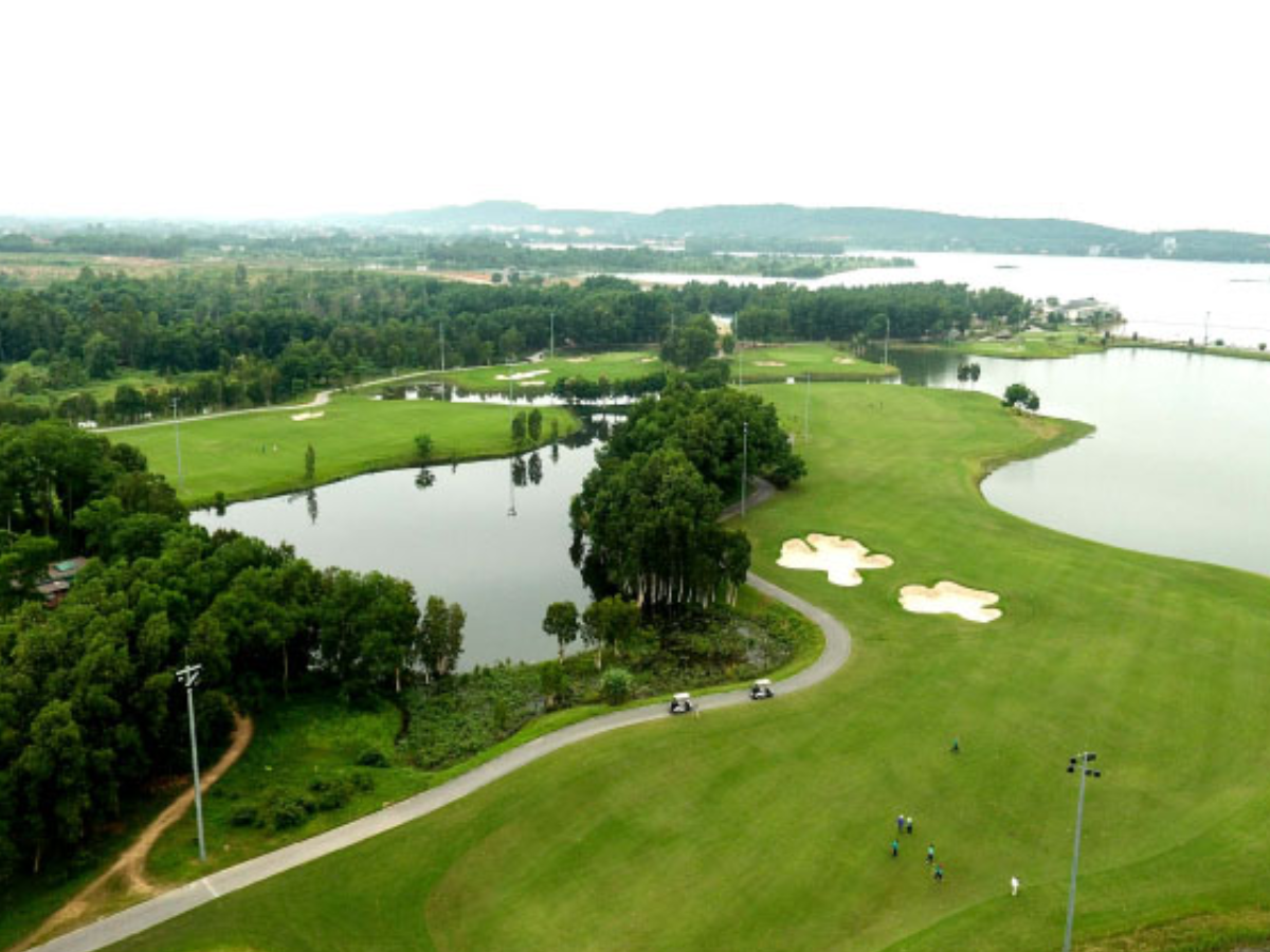 So sánh Văn Lang Empire Golf Club và Đại Lải Golf Club