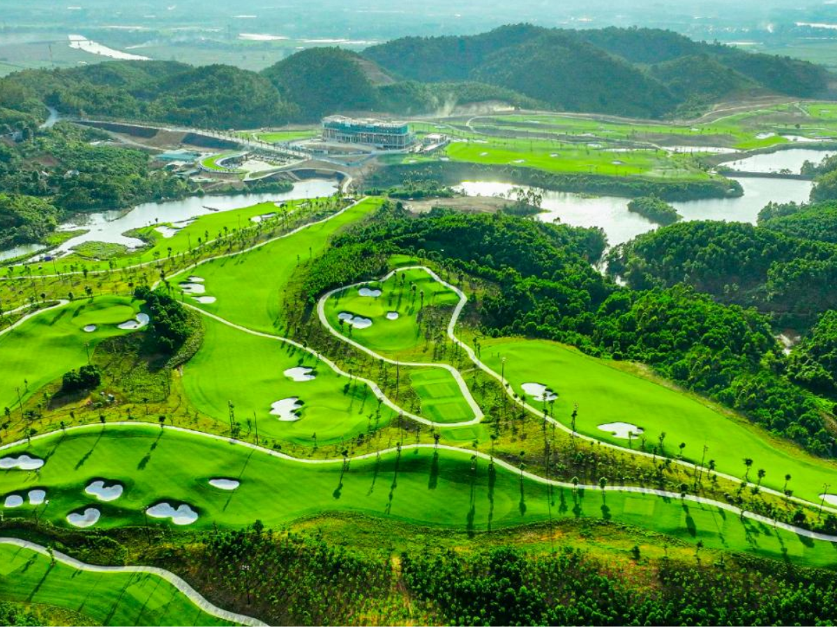 So sánh Văn Lang Empire Golf Club và Đại Lải Golf Club