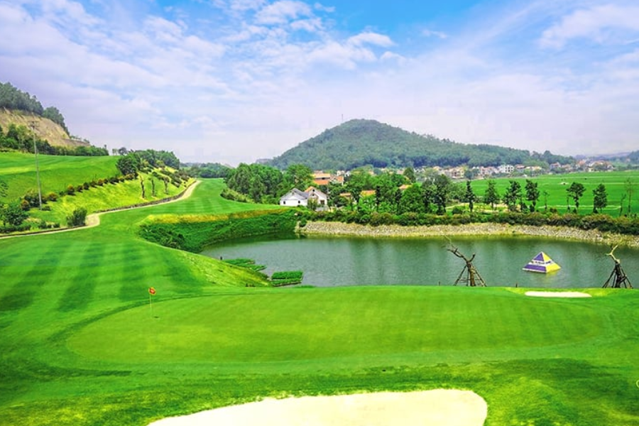 chơi golf teetime trong tuần