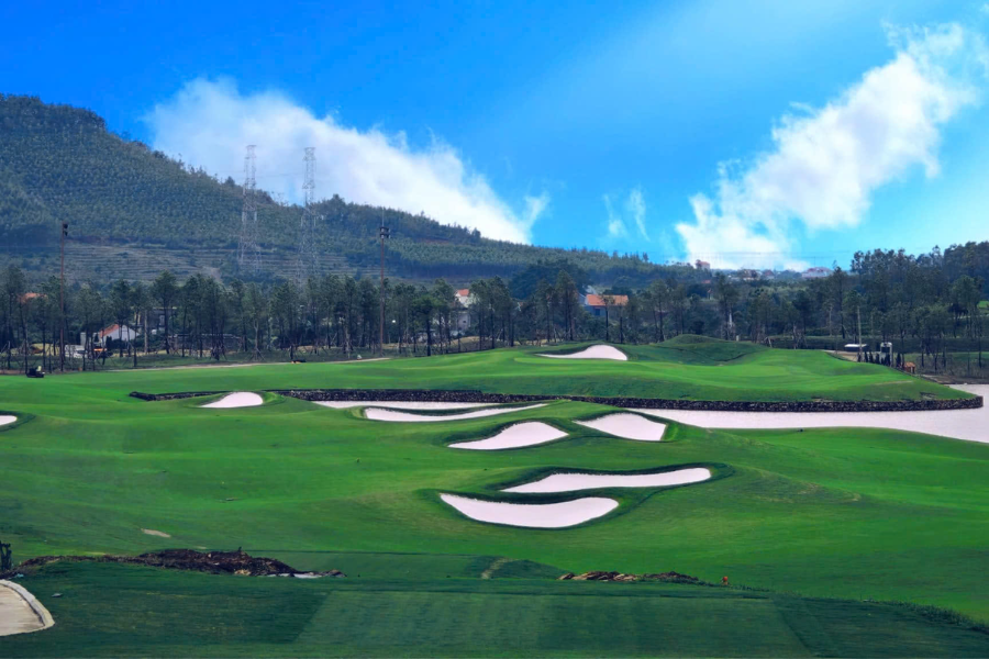 Sân golf gần Hà Nội