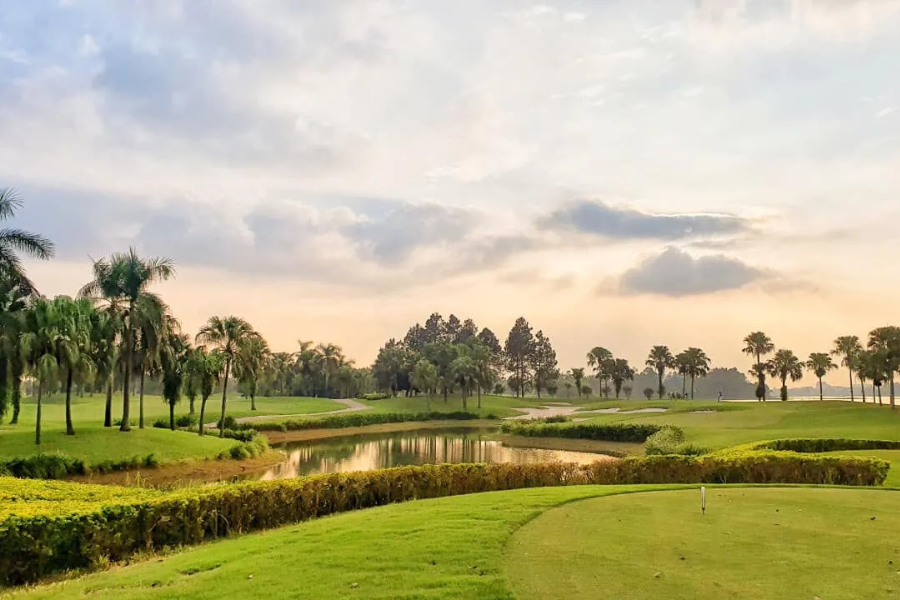 sân golf Heron Lake