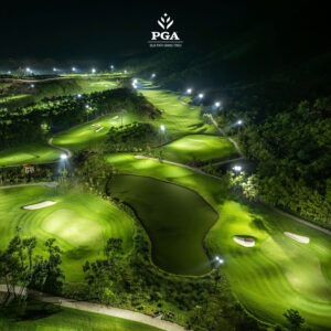 chơi golf giờ đèn